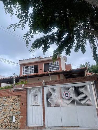 Vendo Casa 350m2 5h/5b+s/3p Pampatar 7362