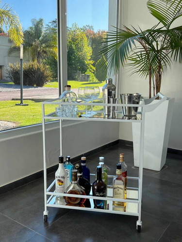 Imagen 4 de 6 de Mini Bar Con Ruedas