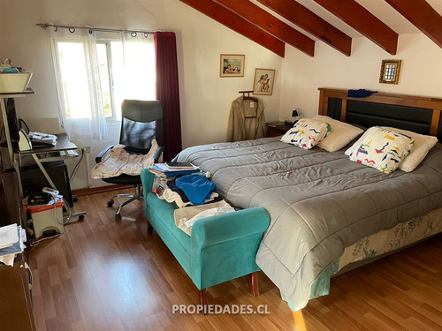 Casa En Venta De 4 Dorm. En La Florida / Sta. Amalia