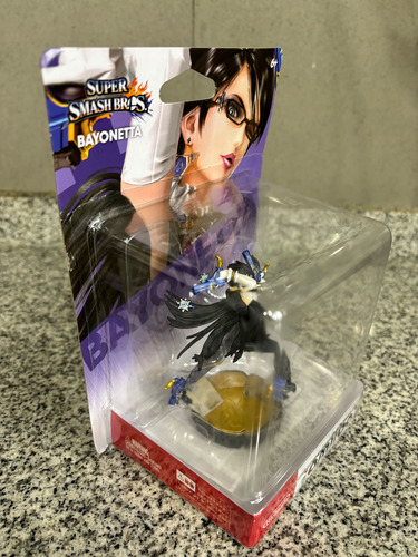 Bayoneta Amiibo Super Smash Bros Edición 2024 Caja Lastimada