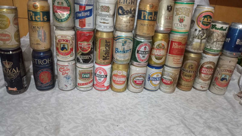 Latas De Cerveza Y Gaseosas Vacías Usadas