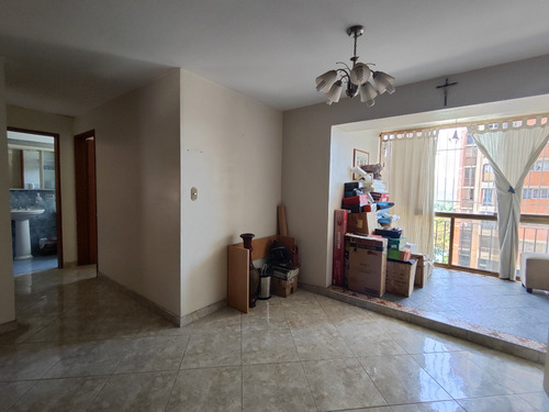 Apartamento En La Avenida Rómulo Gallegos