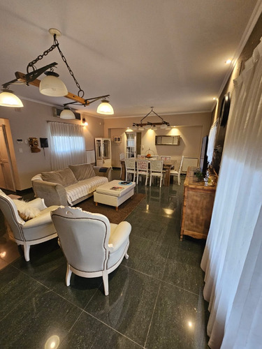 Vende Casa Quinta Con Dos Casas En Barrio Cerrado