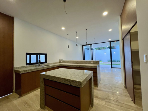 Casa En Venta Ubicada En Moravia Temozón Norte, Entrega Inmediata