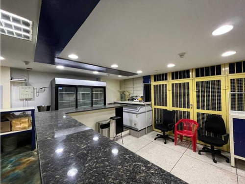 Se Alquila Local En Chacao Equipado Pie De Calle 70 Mts (jc)