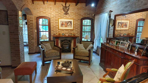 Chalet En Venta En Parque Leloir