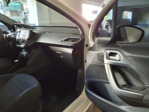 Peugeot 208 Allure Triptonic