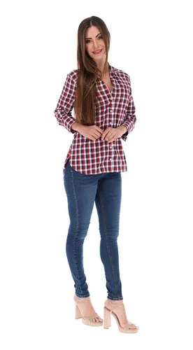 Camisa cuadros rojos y blancos mujer sale