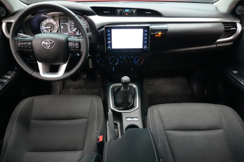 Toyota Hilux Pick-up 2.8 Cd Sr 177cv 4x4