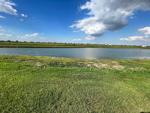 Lote Al Agua En Barrio Costa En Puertos Del Lago (escobar)