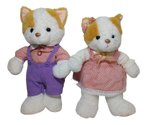 Casal De Gatos De Pelúcia Com Roupa 30cm