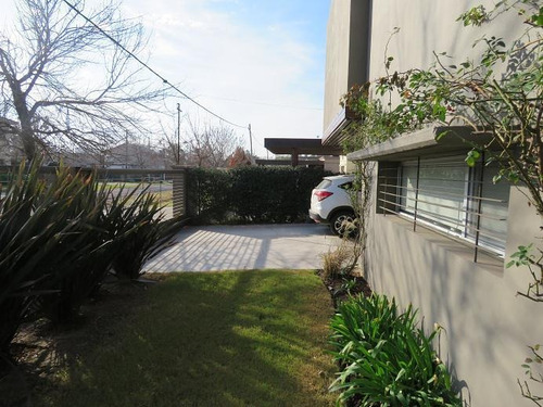 Casa De 4 Dormitorios En Venta - Pileta - Hostal Del Sol - San Eduardo - Aldea