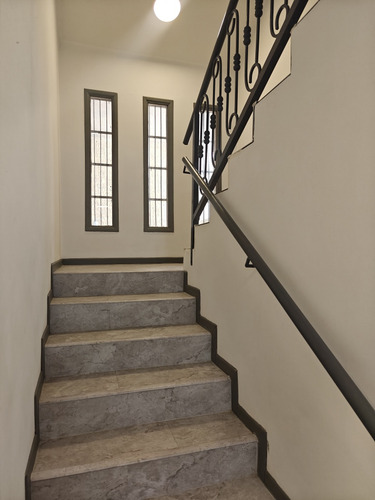 Qta Casa De 5 Habitaciones Amoblada