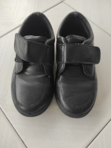 Zapatos Colegiales En Excelente Condición Talla 29 