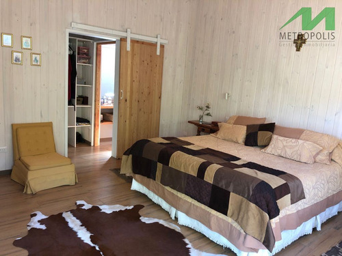Casa En Venta De 3 Dorm. En Vichuquén