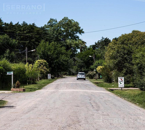 Venta Casa 3 Amb Con Piscina En Barrio Parque Sakura, Exaltacion De La Cruz Limite Con Pilar.