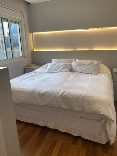 Apartamento À Venda Na Rua Benedito Lapin, Itaim Bibi, São Paulo - Sp - Liv-12090