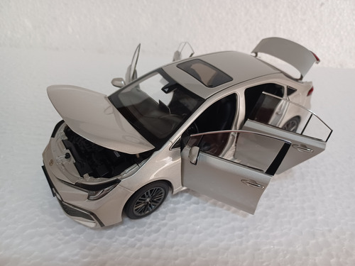 Toyota Corolla Levin (americano) - 1/18 Gac Ñ Xei Altis Xrs Prateado