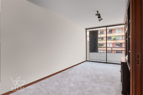 Amplio, Vista Despejada, 3 Dorm, 3 Baños, Servicios, Salita