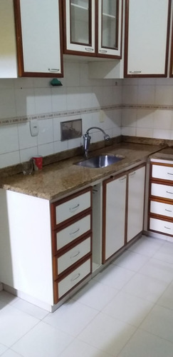 Encantadora Casa Com Lareira No Centro Da Charmosa Petrópolis, Em Discreta Rua Sem Saída.