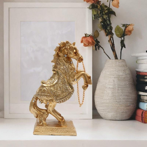 Estatua De Caballo De Pie, Decoración De Hacia La Derecha