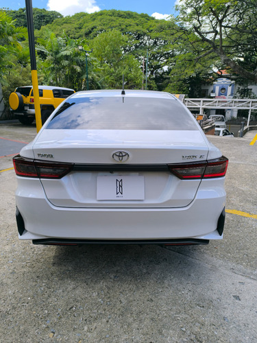 Toyota Yaris E