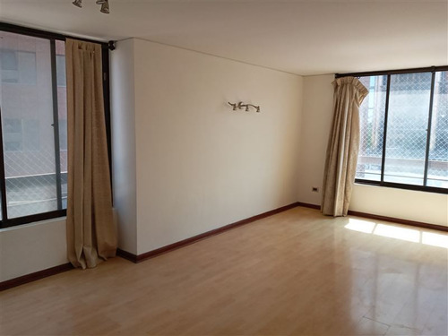 Departamento En Venta De 2 Dorm. En Las Condes