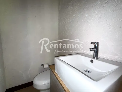 Casa En Arriendo En Loma De Las Brujas. Cod A775810