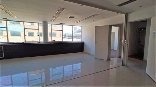 Imagen 4 de 19 de Galpón Con Oficina 1.600 M2 - Mixtura 3 Alquiler - Boca - Distrito De Las Artes