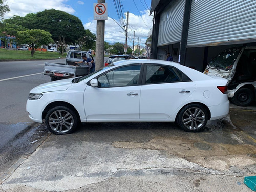 Imagem 2 de 10 de Sucata Kia Cerato Sx3