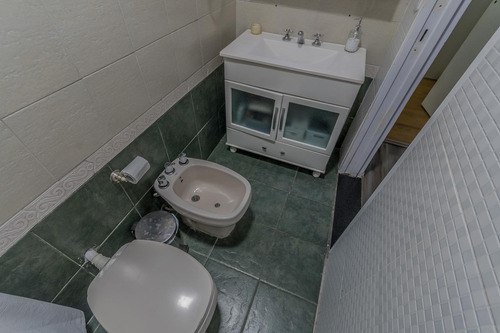 Venta P.h. 4 Ambientes, Con Patio, Quincho Y Terraza Propia. Barrio Flores. A Nuevo !!!