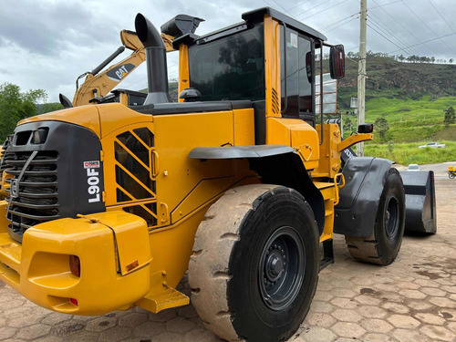 Imagem 6 de 11 de Pá Carregadeira Volvo L90 2013