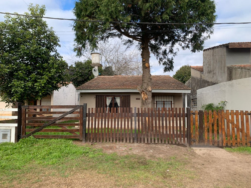 Venta De Casa 4 Ambientes En General Madariaga, Con Excelente Ubicacion