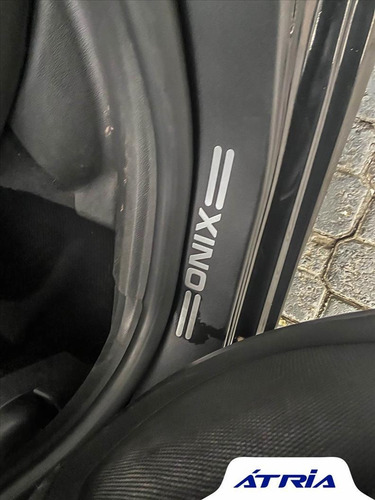 Imagem 8 de 14 de Chevrolet Onix 1.4 Mpfi Lt 8v