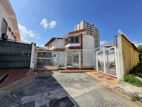 Casa Quinta En Venta En Club Hípico Las Trinitarias Zona Este De Barquisimeto Lara *rc