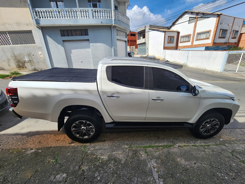 Mitsubishi L200 2.4 Triton Sport Hpe S Cab. Dupla 4x4 Aut. 4p