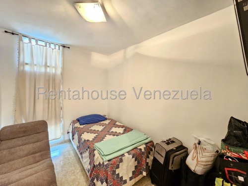 Apartamento En Venta Urb San Jacinto Edificio Con Piscina Y Bellas Áreas 25-12446 Hc