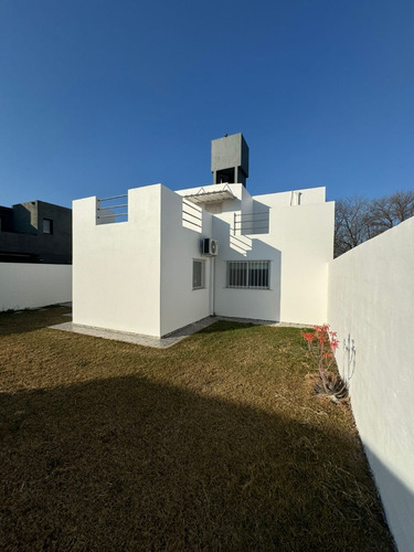 Venta Casa Greenville 2- Credito Hipotecario Bancos. Pileta Dormitorio En Planta Baja Oportunidad.