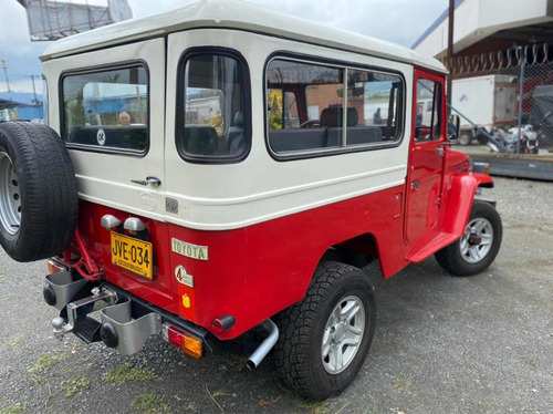 Toyota Land Cruiser Fj43