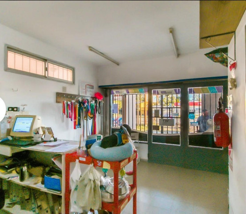 Departamento En Planta Alta De 2 Dormitorios Con Local Pb Y Terreno