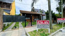 Comprar Chalet De 3 Ambientes En Excelente Estado, Muy Buen Parque Con Quincho Y Piscina