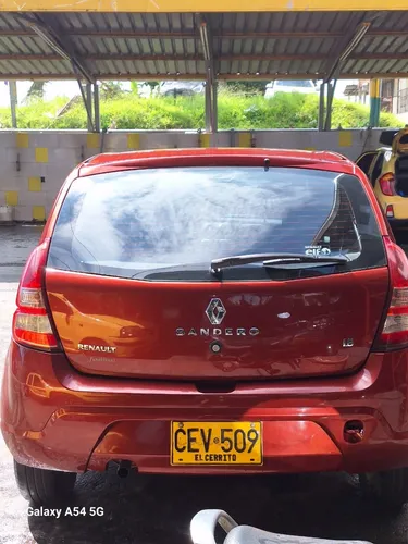 Renault Sandero 1.6 Dynamique 90 hp
