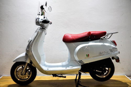 Imagen 12 de 19 de Motomel Strato Euro 150 Scooter Sin Cambios Uno Motos