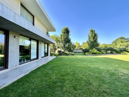 Casa En Venta De 3 Dorm.piedra Roja,chicureo,colina