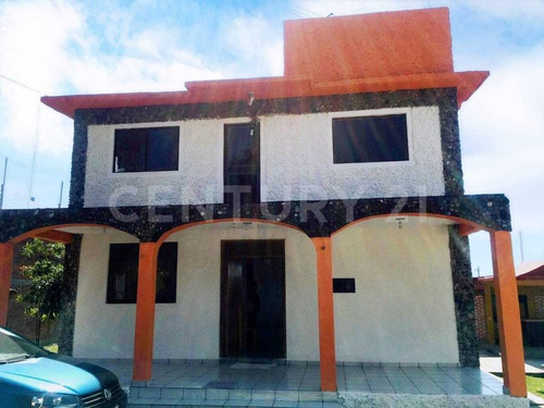 Casa En Venta En Col. Oaxtepec, Yautepec Morelos. México.