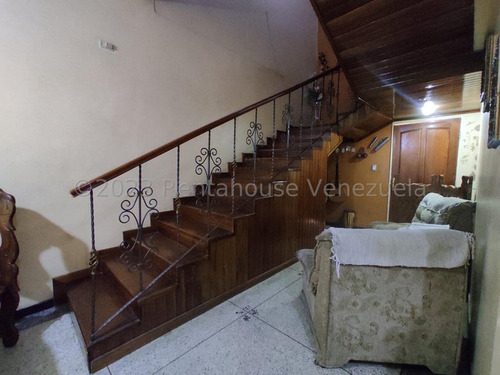 Casa En Venta En Maracay Urb Las Delicias Santa Rita Rah 25-10984 Meglisf