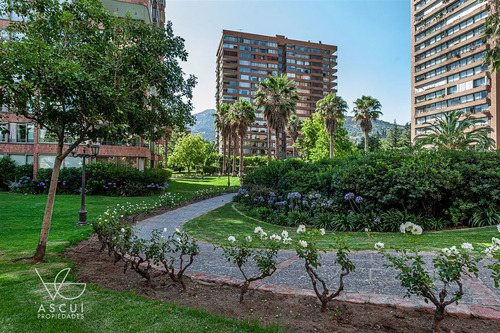 Gran Distribución Y Ubicación. Seguro Y Bonito Condominio.