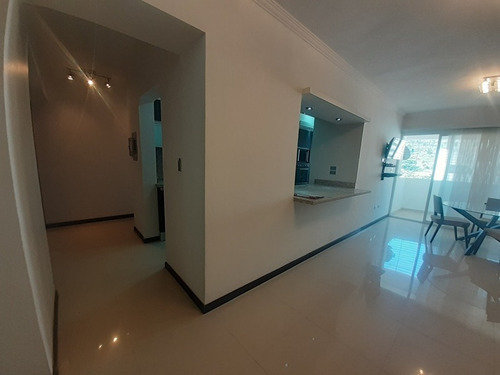 Imagen 3 de 22 de En Venta Bello Apartamento En Resd Chelsea Court El Parral
