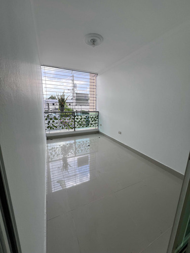 Renta De Cómodo Apartamento En Los Álamos