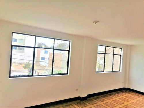 Imagen 22 de 30 de Remato!... Casa Con Dos Dptos, Magdalena Del Mar Área Residencial. Excelente Oportunidad....